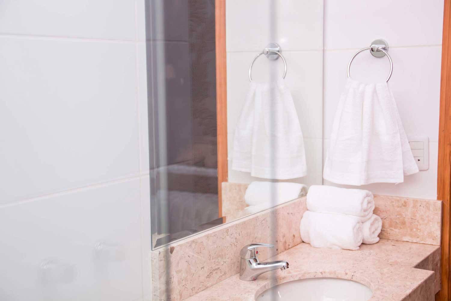 Hotel Don Tani Room Bathroom